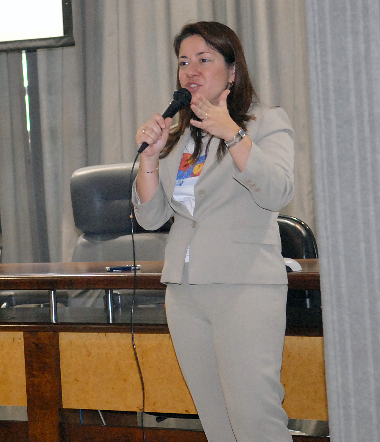 Laura Ferreira Guilhoto, presidente da ABE <a style='float:right;color:#ccc' href='https://www3.al.sp.gov.br/repositorio/noticia/03-2008/epilepsia Laura Ferreira Guilhoto.jpg' target=_blank><i class='bi bi-zoom-in'></i> Clique para ver a imagem </a>